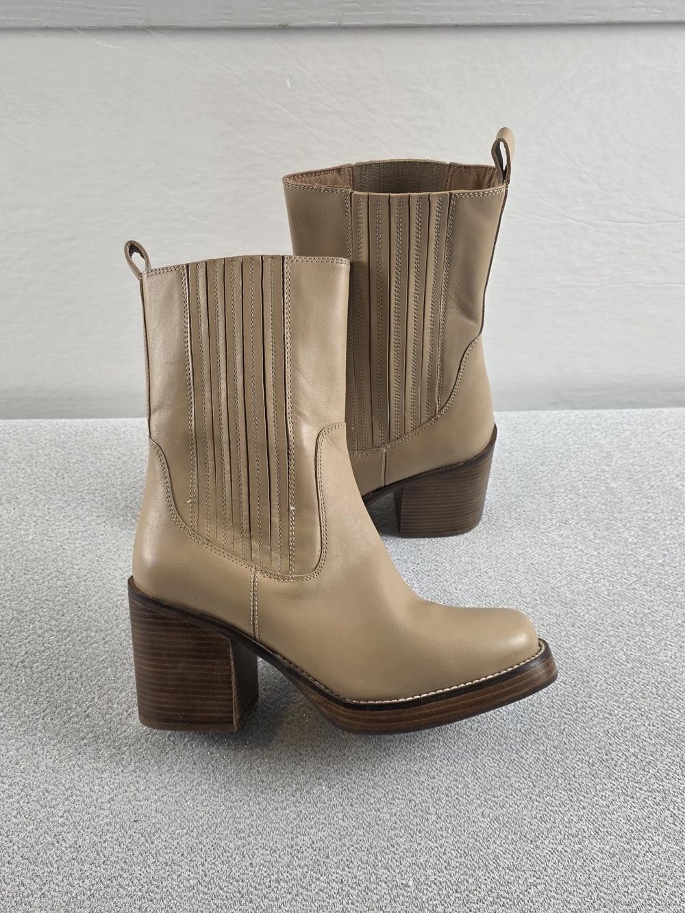 New Seychelles Sweet Escape Bootie Tan with Block Heel Wmn's 8
